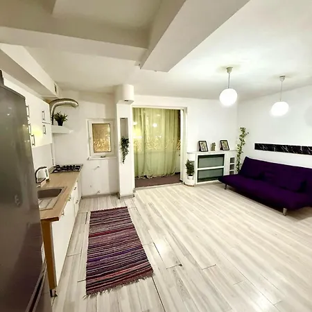 Mona's 7 Apartment Bucharest